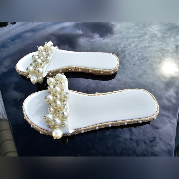 CUTEST FLAT SLIDES SNDALS SHOES WITH PEARLS AND RHINESTONES SIZE 11M - Picture 5 of 5